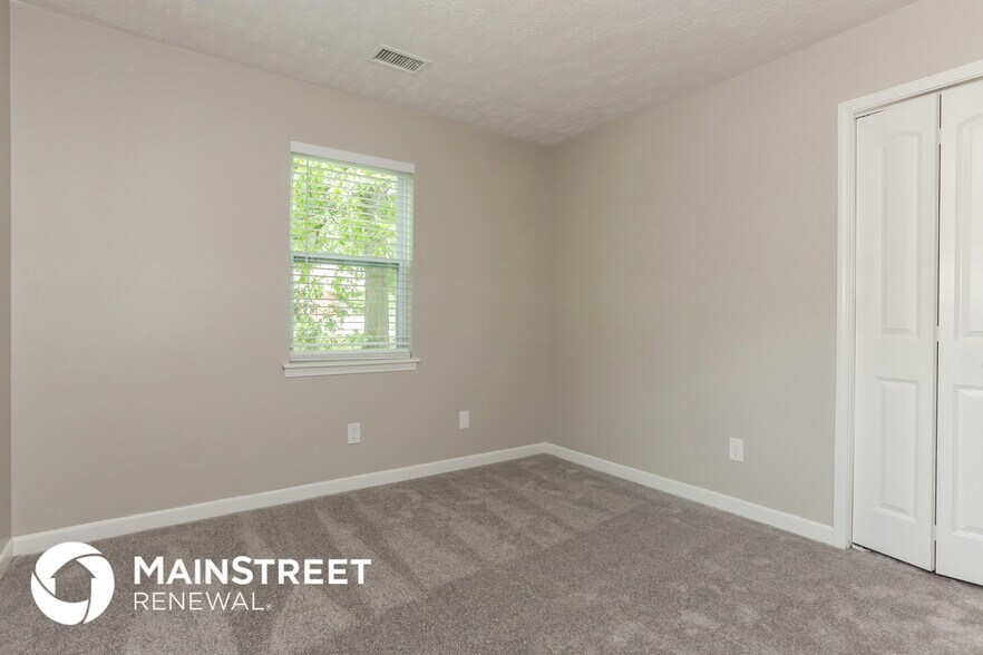 Building Photo - 5819 S Quail Dr