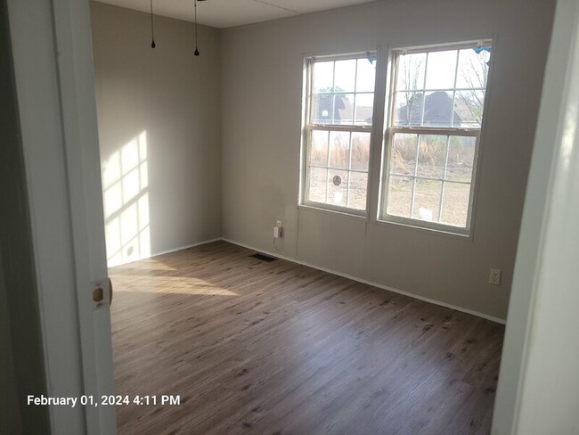 Building Photo - 101 Gibson Cir