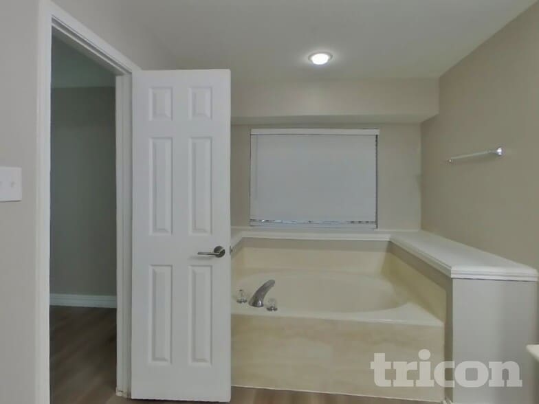 Building Photo - 220 Flatwood Dr