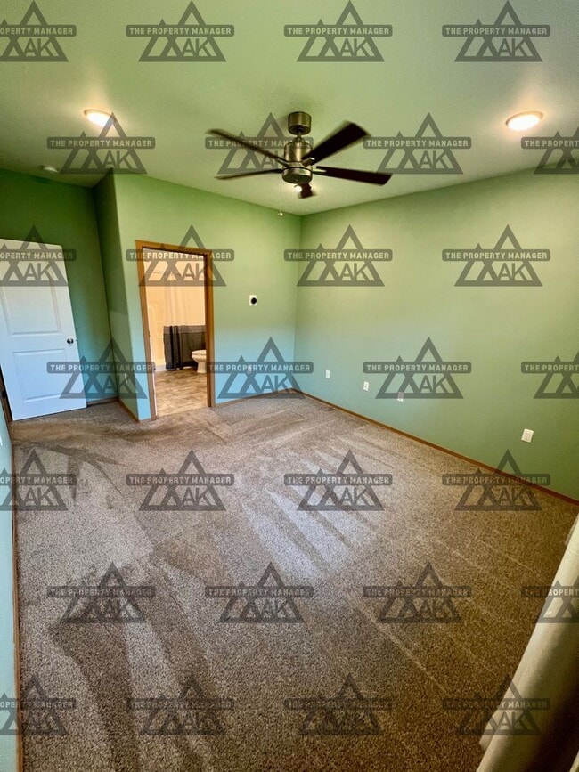 Building Photo - Spacious & Dog-Friendly 3BD/2BA Home with ...