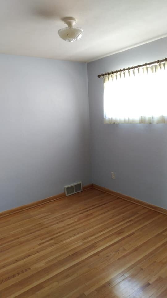 hardwood bedrooms - 804 7th Ave SE