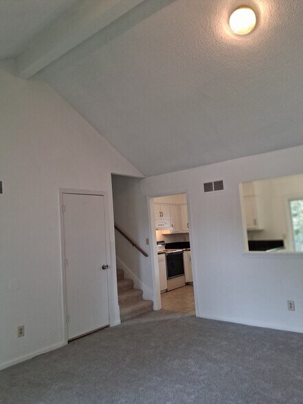 Building Photo - 146 N Saxony Dr