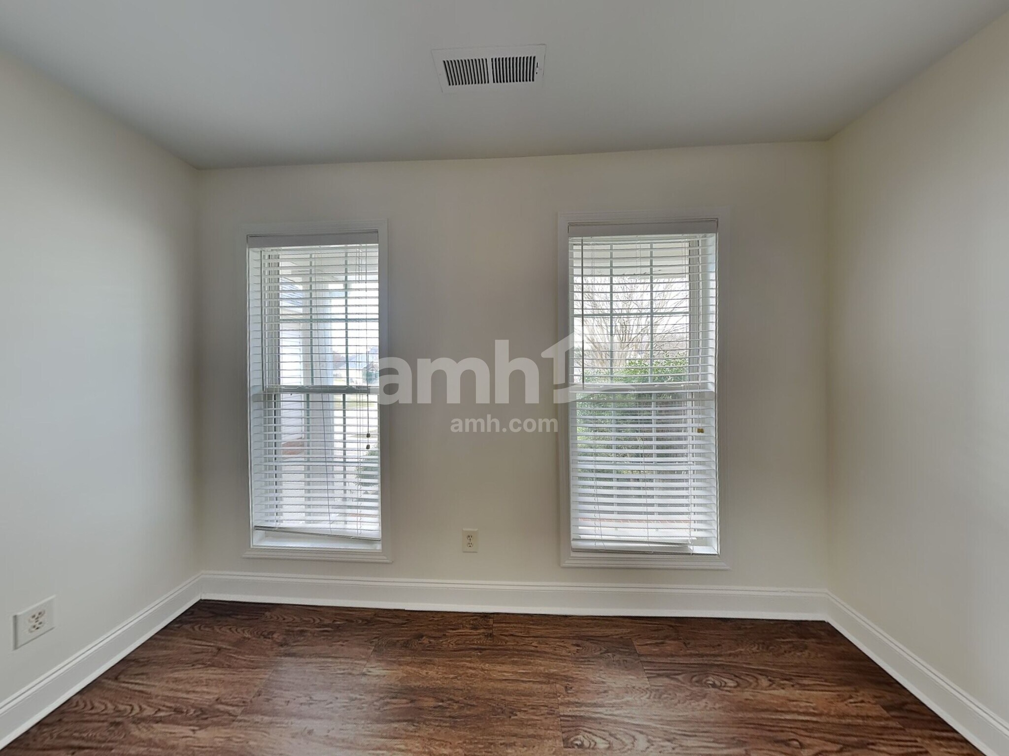 Building Photo - 1009 Trillium Pl