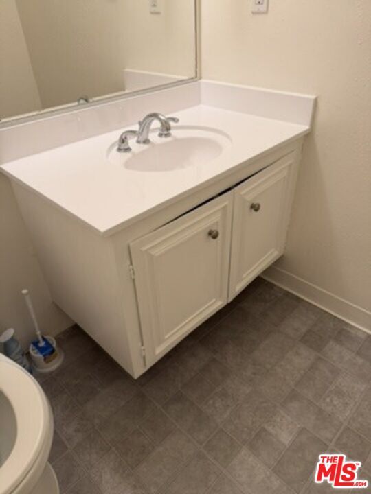 Building Photo - 5650 Cambridge Way