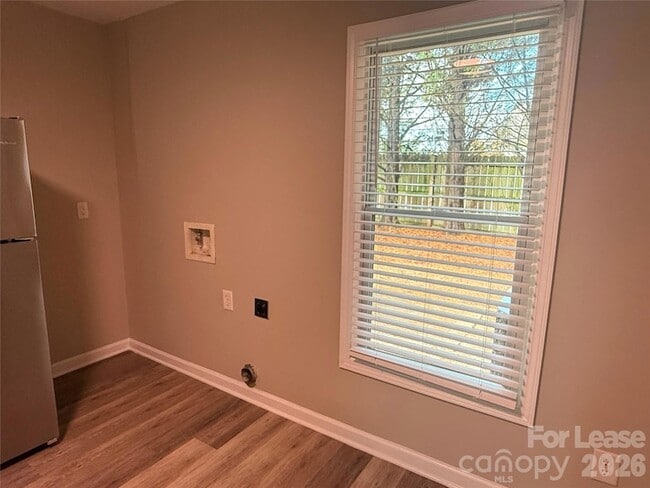 Building Photo - 312 W Catawba Ave