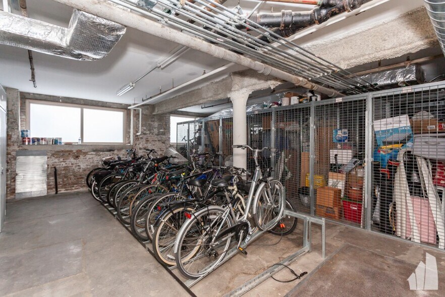 Building Photo - 420 S Clinton St