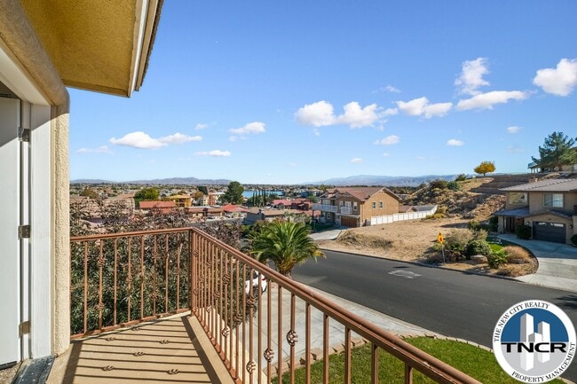 Building Photo - Gorgeous 4 Bedroom | 3.5 Bath