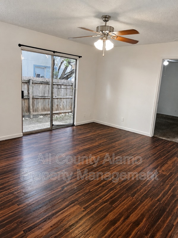 Building Photo - 8922 Emerald Spring