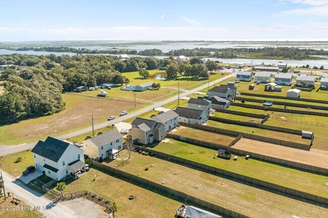 Building Photo - 216 Shell Rock Landing Rd