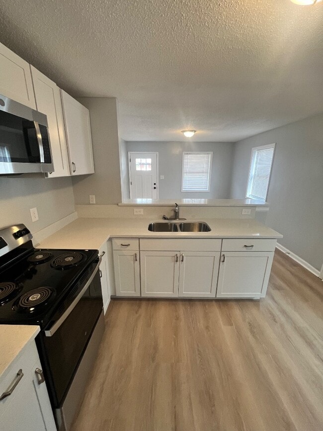 Building Photo - 2601 Dundeen St