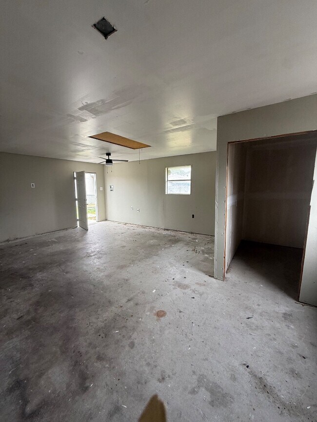 Building Photo - 4617 Cobblestone Ln