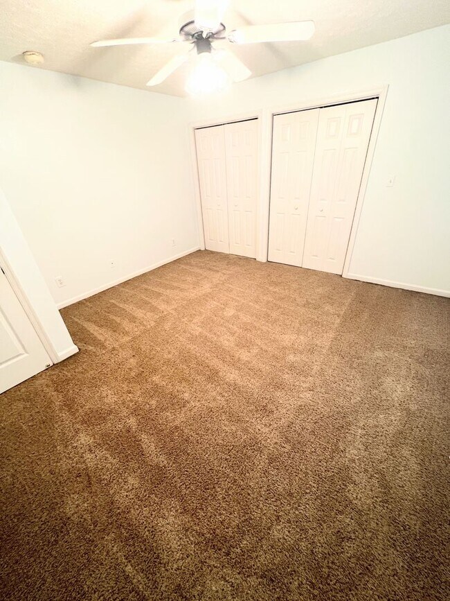 Building Photo - 4 Bedroom Home in Lynchburg
