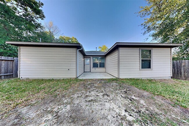 Building Photo - 804 Lovebug Ln