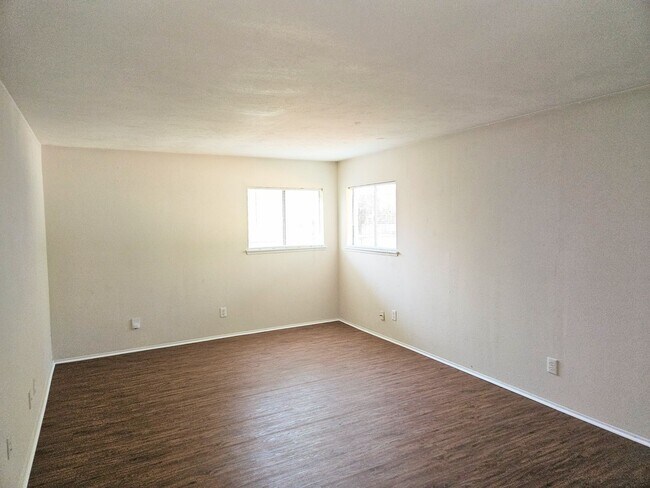 Building Photo - Single Story home In Arlington off Little ...