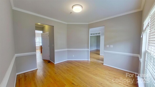 Building Photo - 12111 Carolina Oak Cir