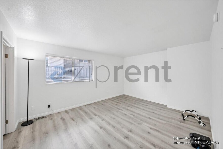 Building Photo - 11274 Morrison St
