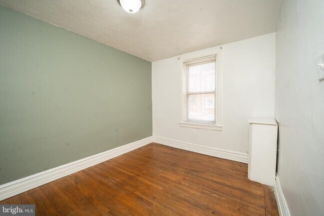 Building Photo - 111 Rosemar St