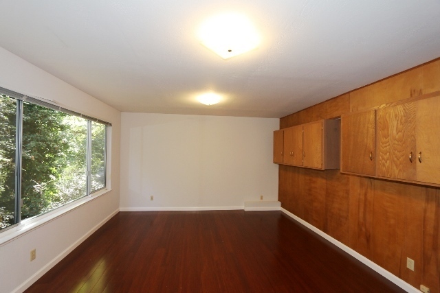 Building Photo - Mid-Century 3 Bedroom Montclair Home