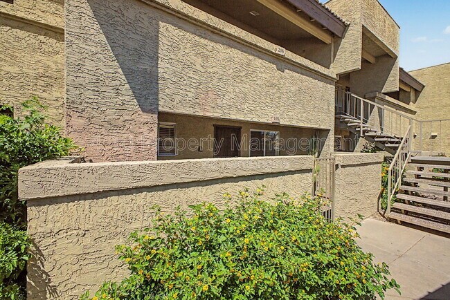 Building Photo - 4050 E Cactus Rd