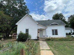 Building Photo - 107 Abernathy St