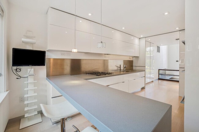 Building Photo - 3927 Georgetown Ct NW