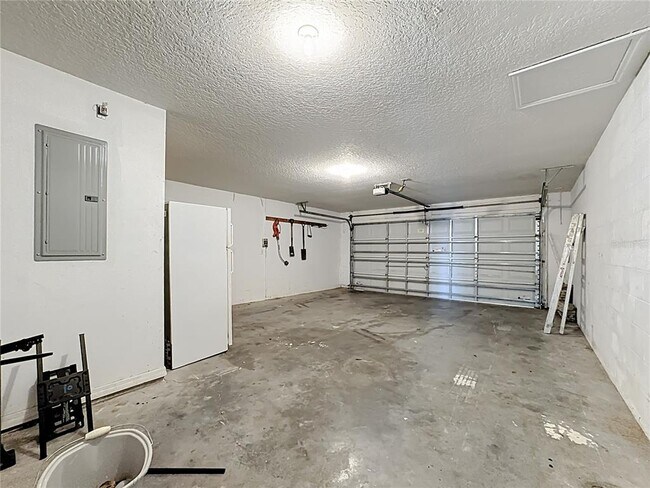 Building Photo - 9551 Bennington Chase Dr