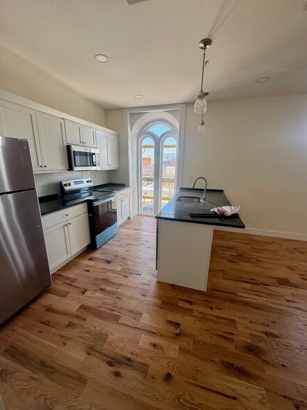 Kitchen - 157 Green St