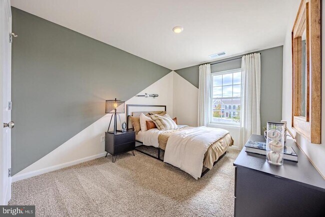 Building Photo - 171 Schyrock Dr