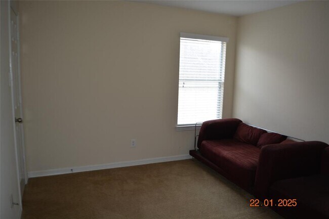 Building Photo - 8307 Red Rooster Ln
