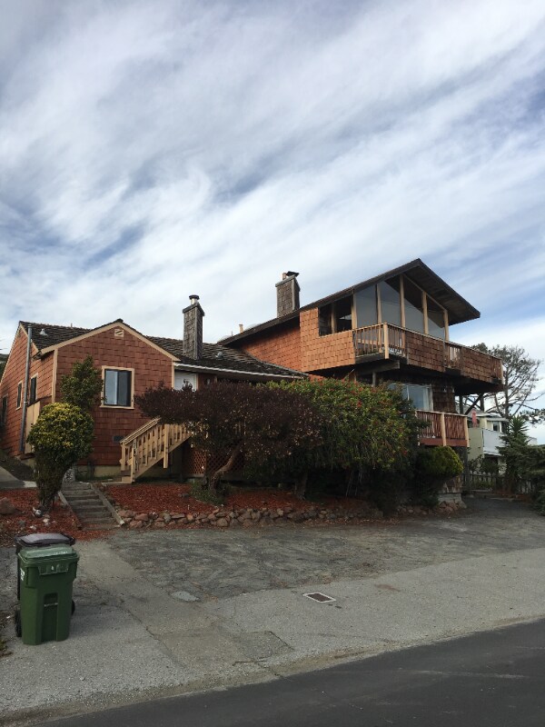 Building Photo - 2381 Paradise Dr