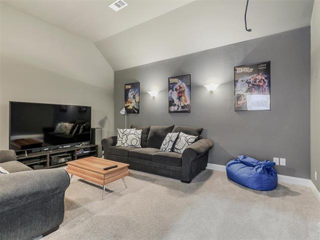 Building Photo - 708 Sandbox Dr