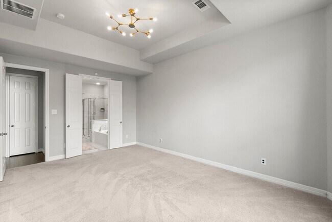Building Photo - 2840 Jehlon Ln
