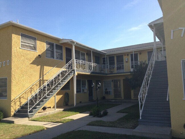 Interior Photo - Victory, 1700-1702