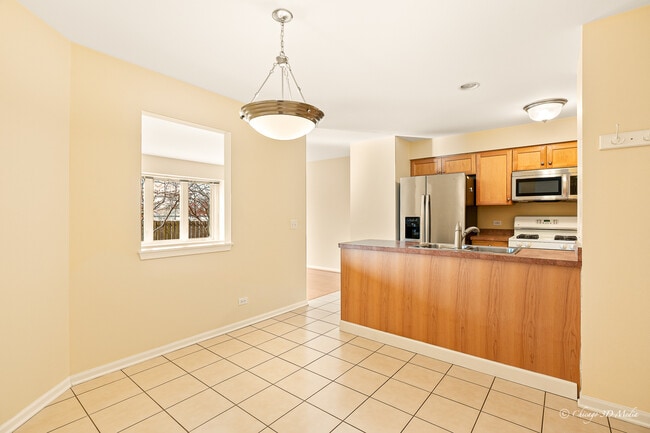 Building Photo - 2640 Chelsey St