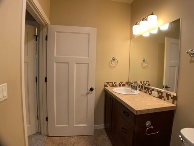 Building Photo - 45 Central Unit - 2 Bedrooms, 2 baths, 988 Sq. Ft.