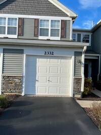 Building Photo - beautiful 2 bed 2.5 Bath spacious town home