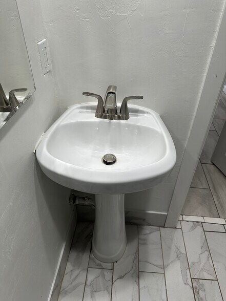 Building Photo - 5724 N 36th Dr