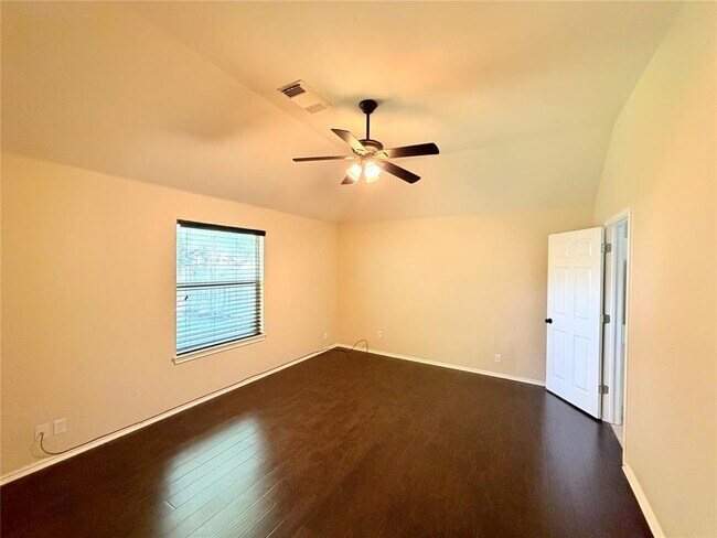 Building Photo - 4415 Hunters Lodge Dr