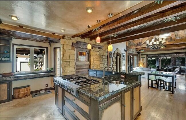 Building Photo - 4984 Topanga Canyon Blvd