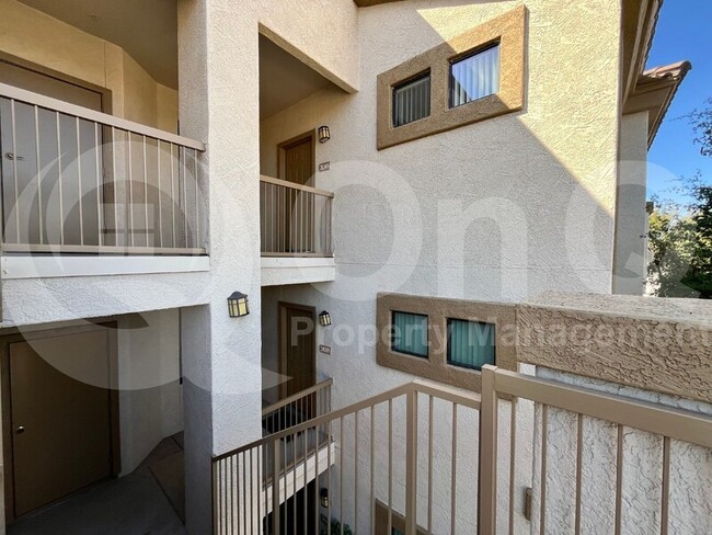Building Photo - 2550 E River Rd