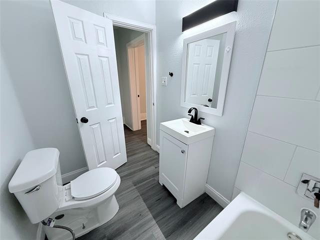 Building Photo - 1326 W Sears St