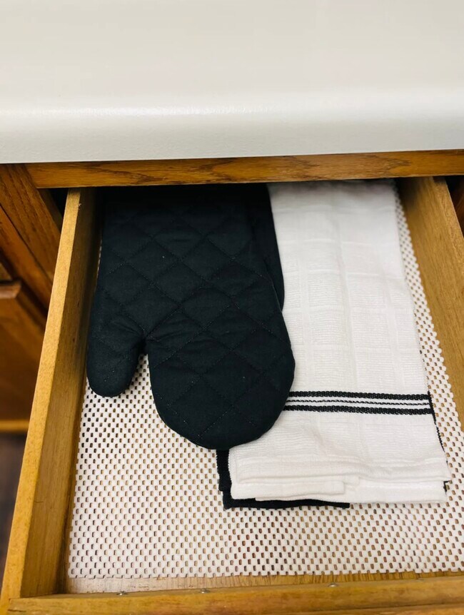 Building Photo - 336 Victor St