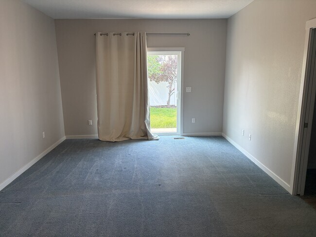 Building Photo - 2949 N Backweight Ln