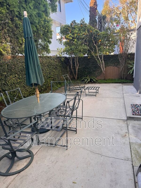 Building Photo - 516 Francisco St