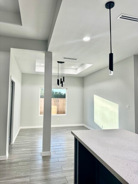 Building Photo - 7005 Heliconia