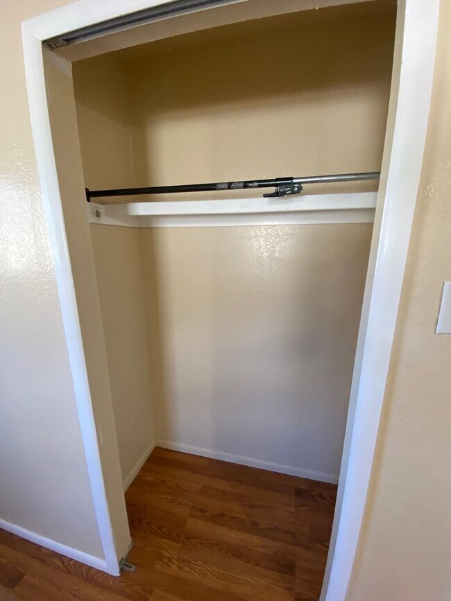 Building Photo - Beautiful 3 bedroom