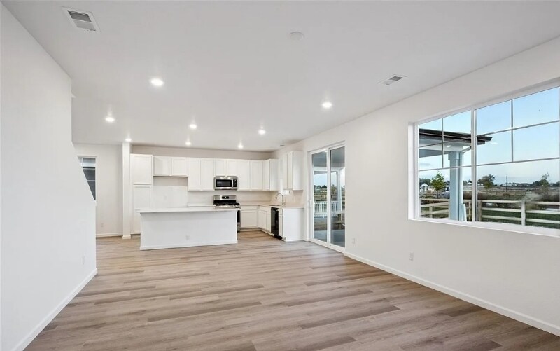 Building Photo - 924 Steppe Ln