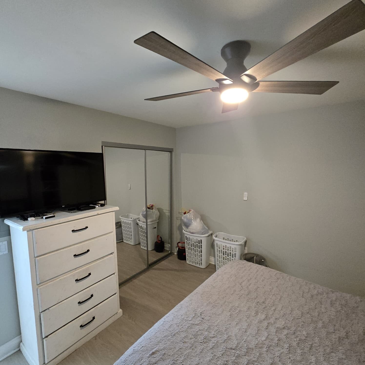 Building Photo - 1423 Graves Ave