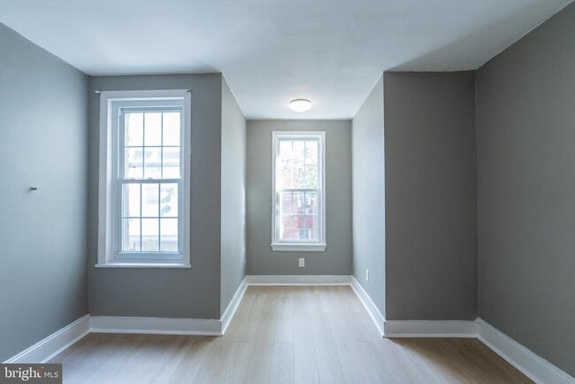 Building Photo - 1905 Waterloo St