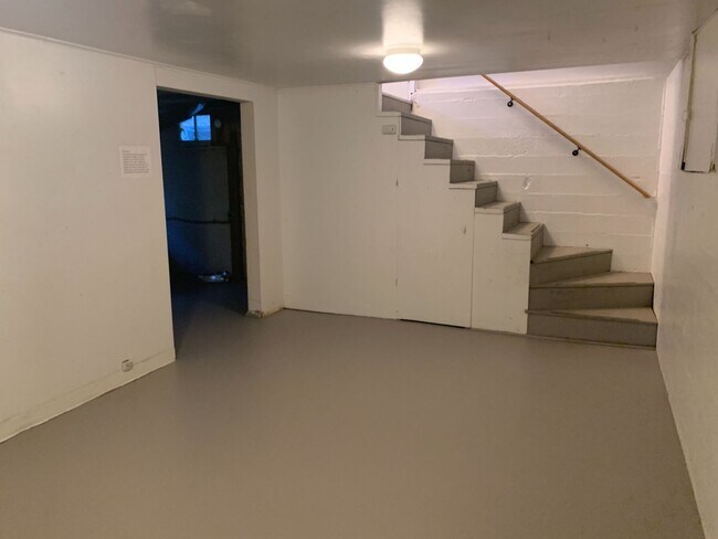 Building Photo - Dorway Place